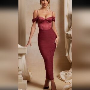NWT Oh Polly Off The Shoulder Ruched Corset Maxi Dress in Red (Cecily) size 4